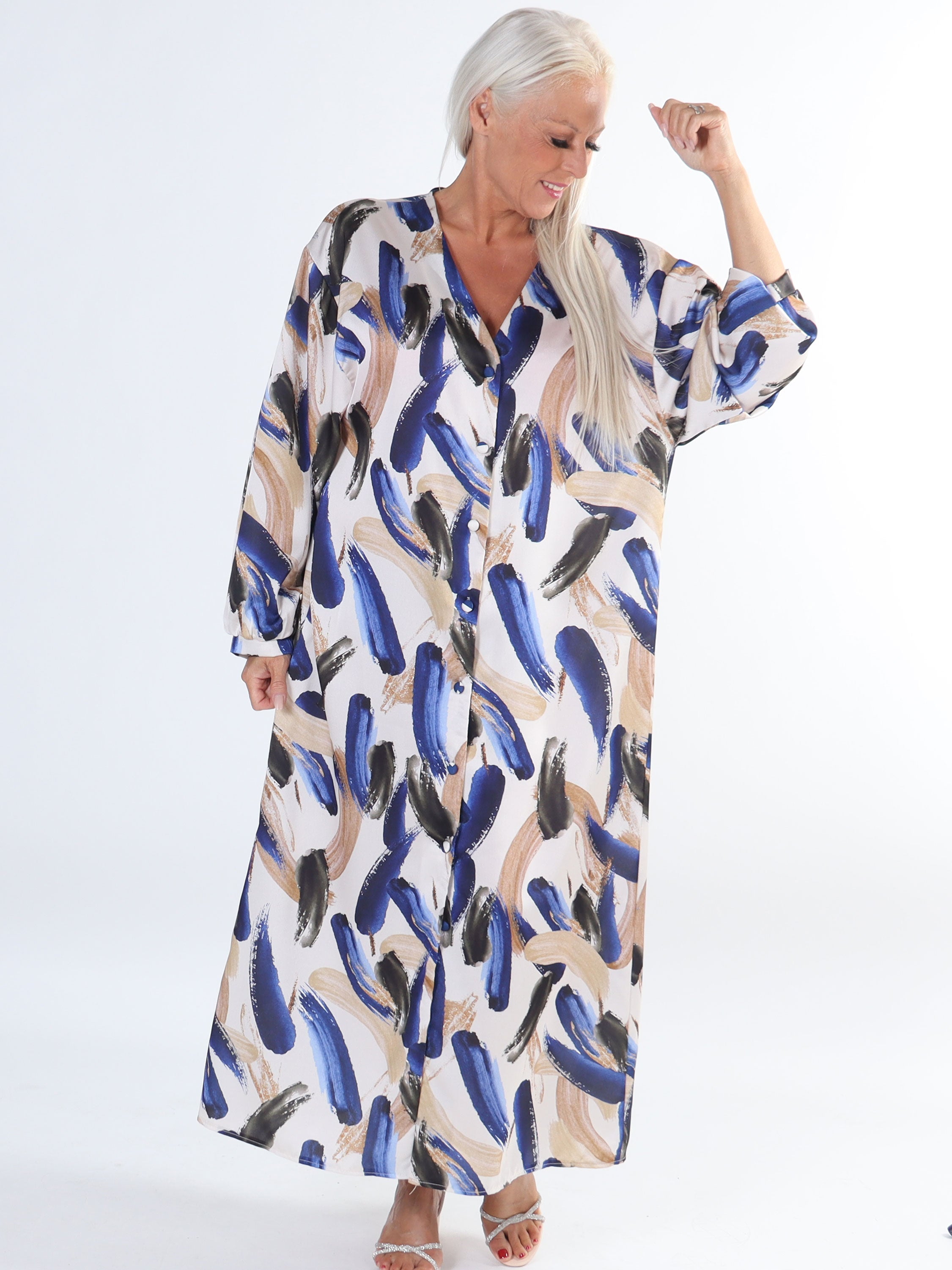 Ivanna - Lång mönstrad plus size tunikaklänning i silkeslook